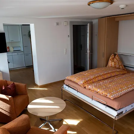 Eden Apartment *